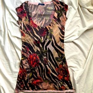 Enfi collection floral print cap sleeve lightweight semi sheerTee szM